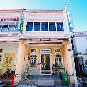 Swing & Pillows - 75 Chulia St, Penang 酒店